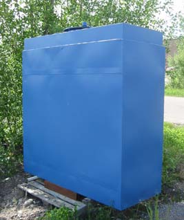 Pitka kapea säiliö